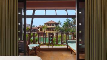 Room, Non Smoking, Pool View | 1 bedroom, Egyptian cotton sheets, premium bedding, Tempur-Pedic beds