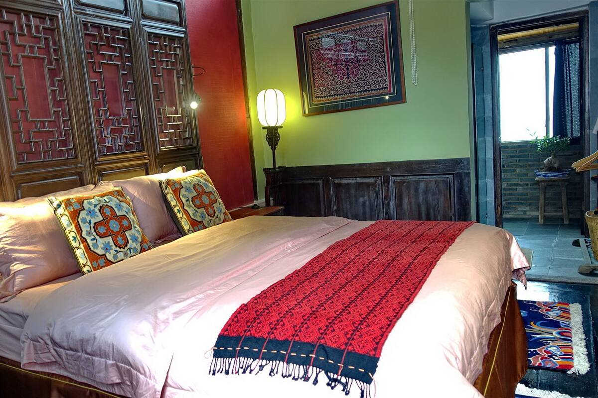 Egyptian cotton sheets, premium bedding, down duvets