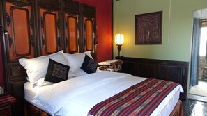 Egyptian cotton sheets, premium bedding, down duvets