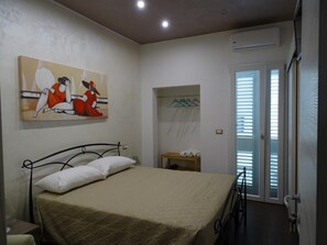 Desk, soundproofing, free WiFi, bed sheets - Nonna Ia (Parabita)