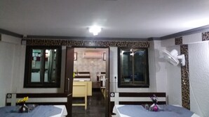 Unclassified image, 4 of 16, button - Hotel shagun (Sirohi)