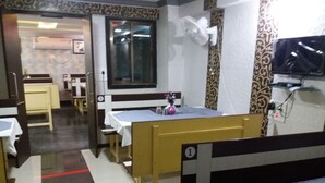 Unclassified image, 5 of 16, button - Hotel shagun (Sirohi)