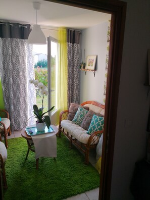 Flat-screen TV - Brigitte lodge (Barro)