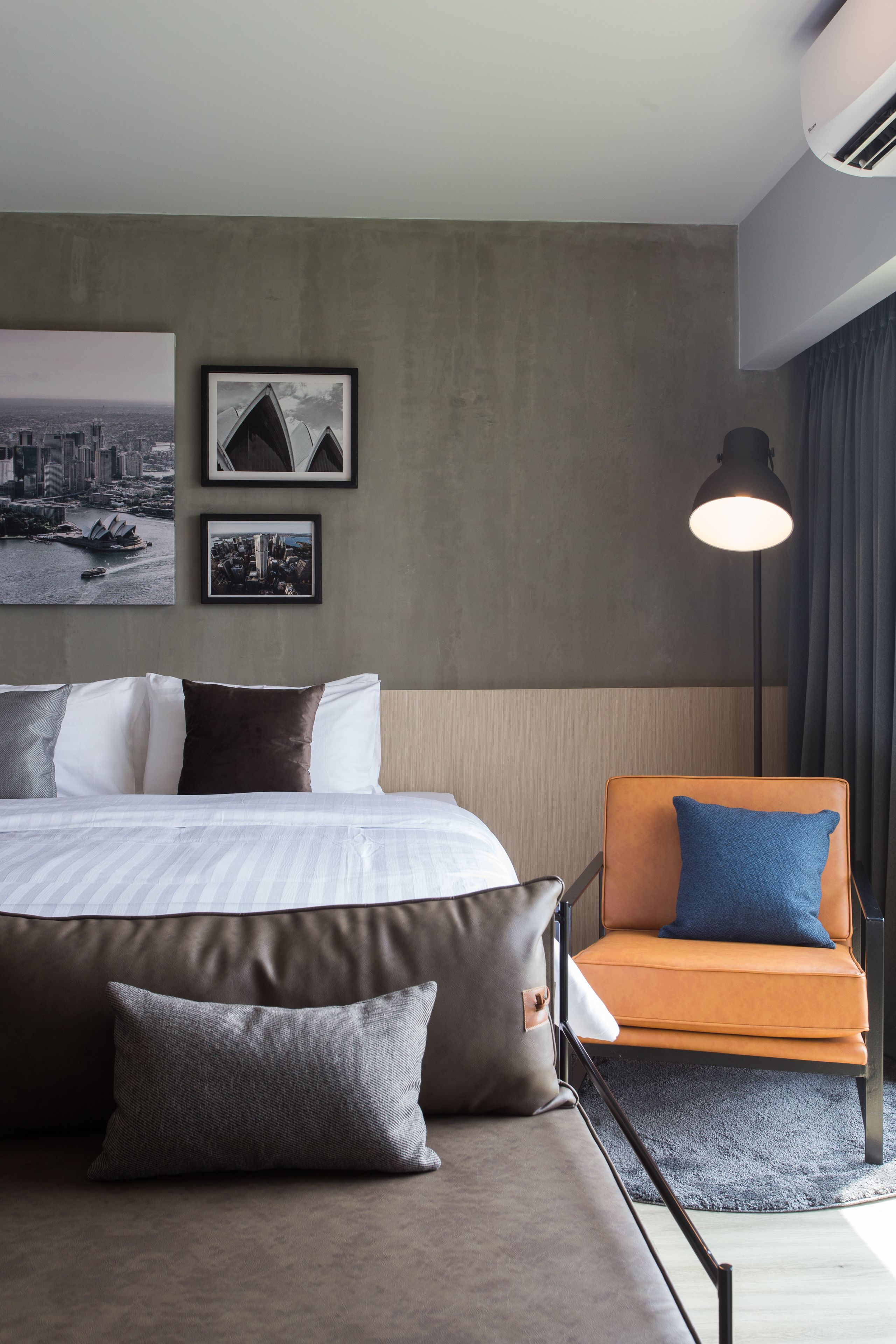 deluxe room, 1 king bed, non smoking | individually decorated, desk, blackout curtains, free wifi