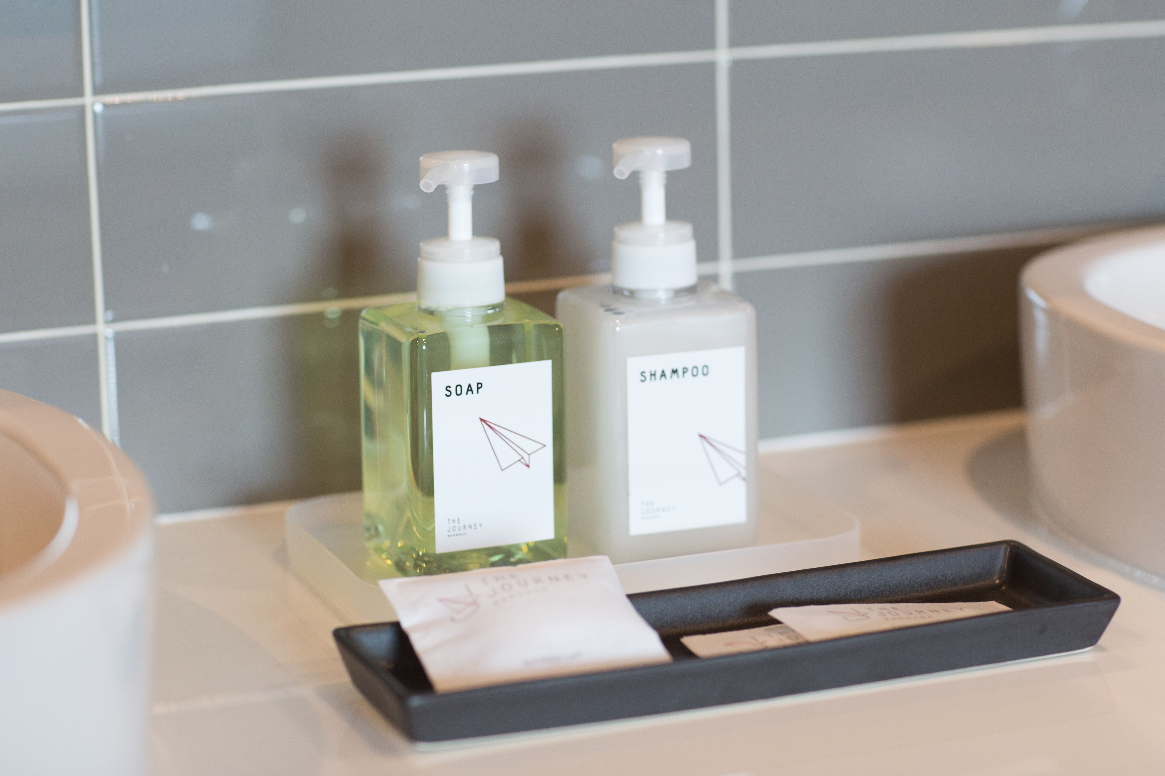 deluxe room, 1 king bed, non smoking | bathroom amenities | hair dryer, towels