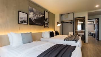 Dreibettzimmer, Nichtraucher | Individuell dekoriert, Schreibtisch, Verdunkelungsvorhänge