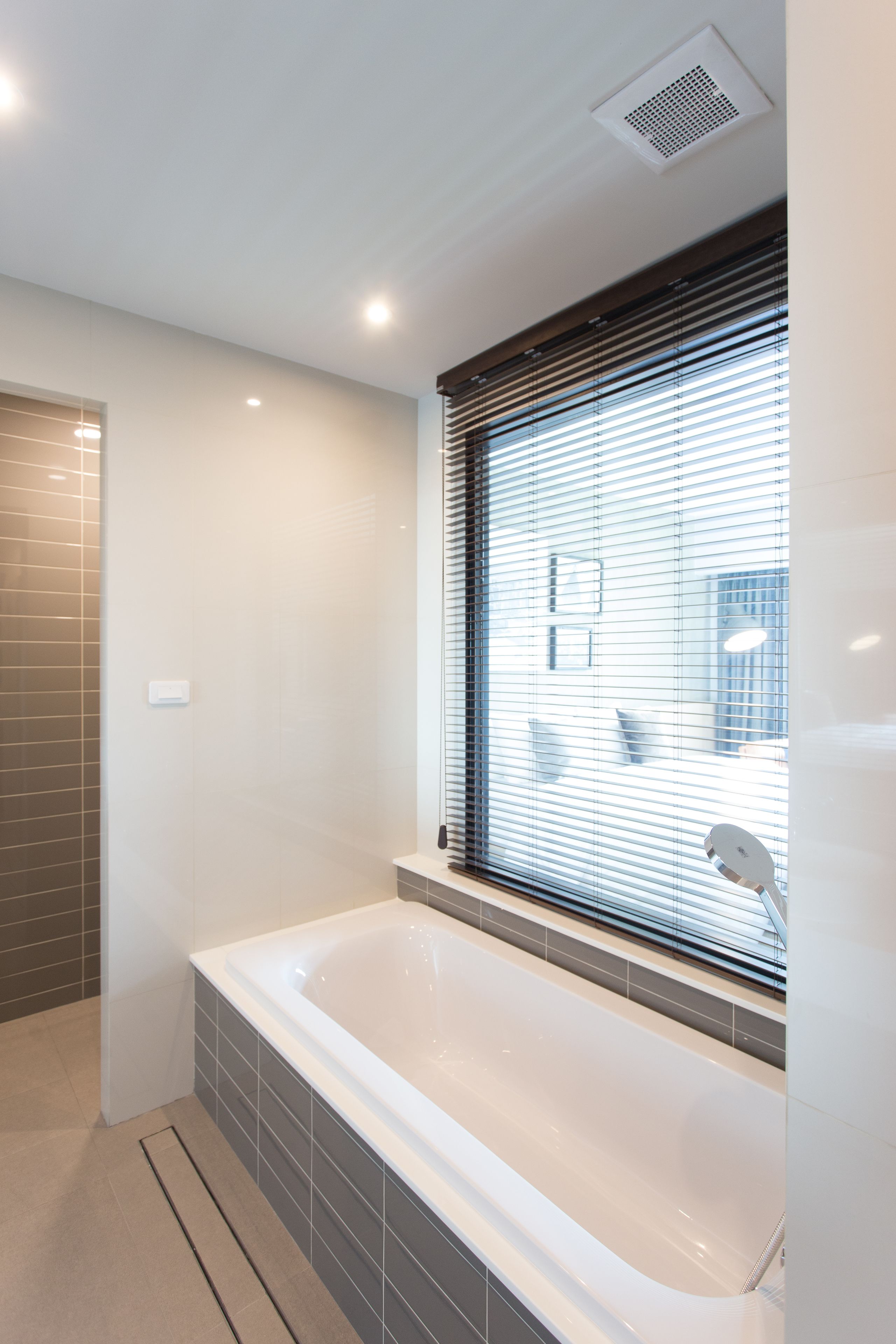 deluxe room, 1 king bed, non smoking | deep-soaking bathtub