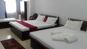 Phòng dành cho gia đình, 5 phòng ngủ | Két bảo mật tại phòng, phòng cách âm, giường gấp/giường phụ (phụ phí) 