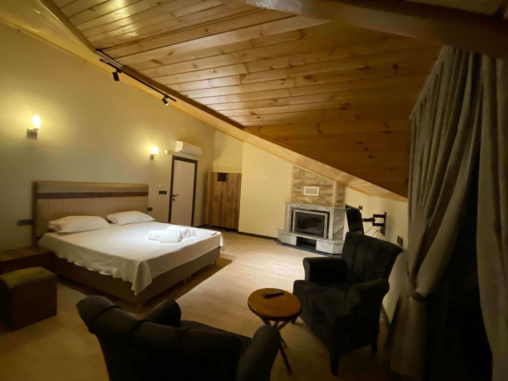 loft | 1 bedroom, free wifi, bed sheets