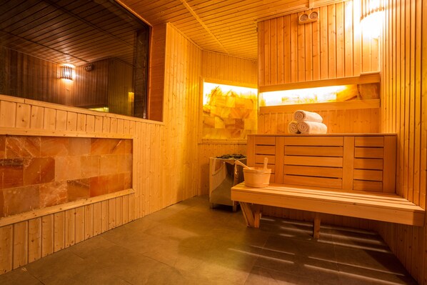 Sauna, Whirlpool, Dampfbad, Türkisches Bad/Hamam, Körperpeelings