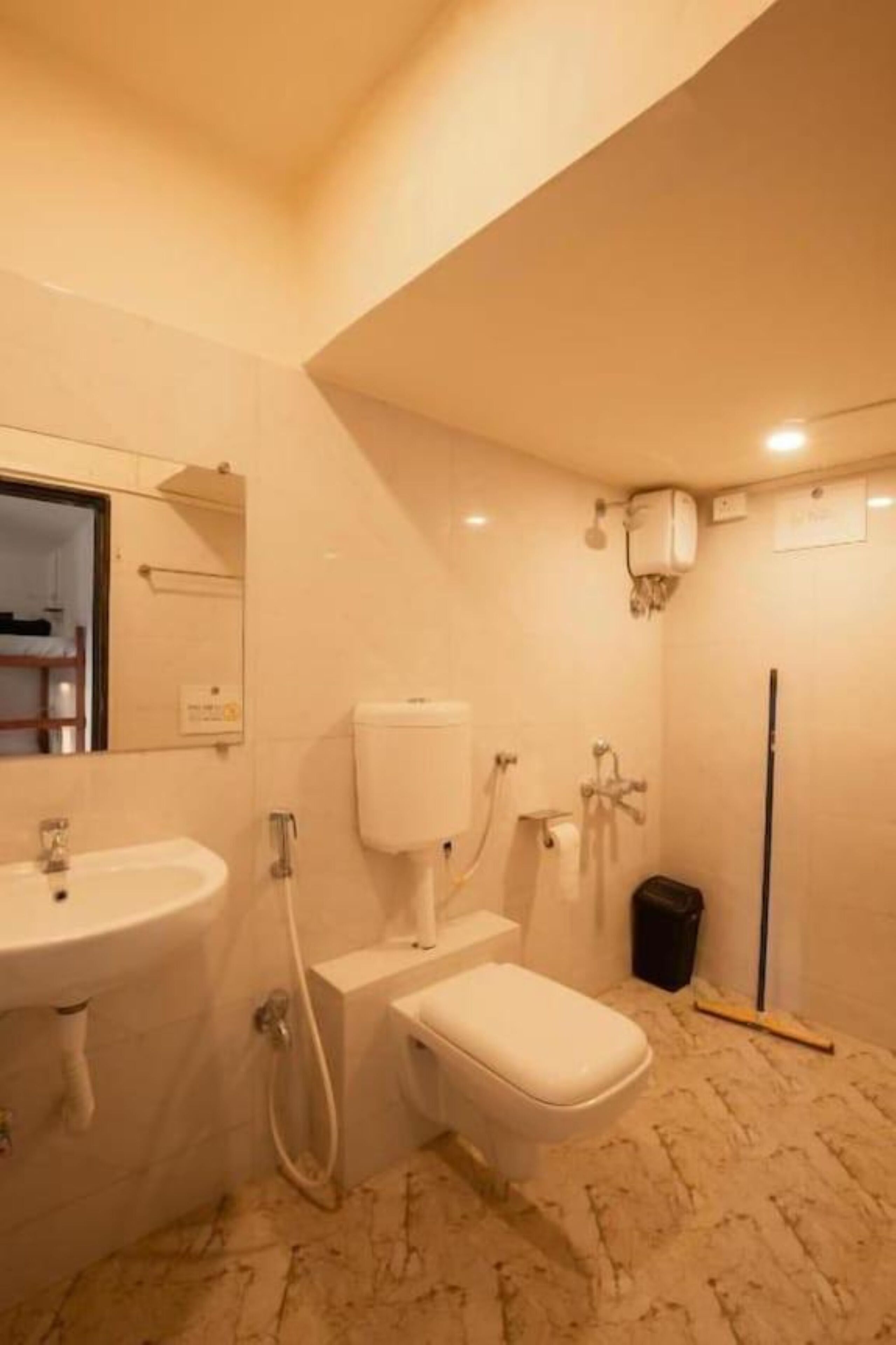 Photo - Locomo Hostel OG - Stay Work Eat