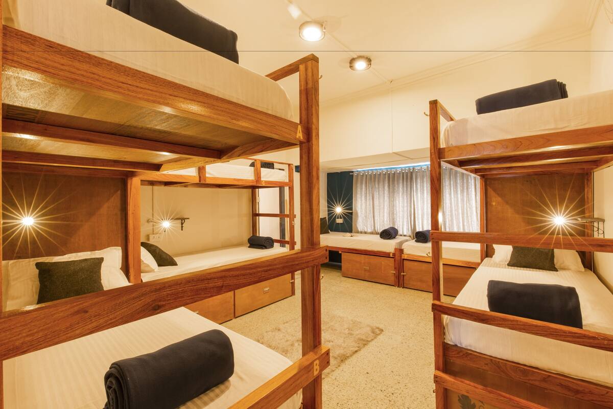8 Bed Mixed Dormitory | Premium bedding, in-room safe, desk, laptop workspace