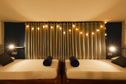 Locomo Hostel OG - Stay Work Eat