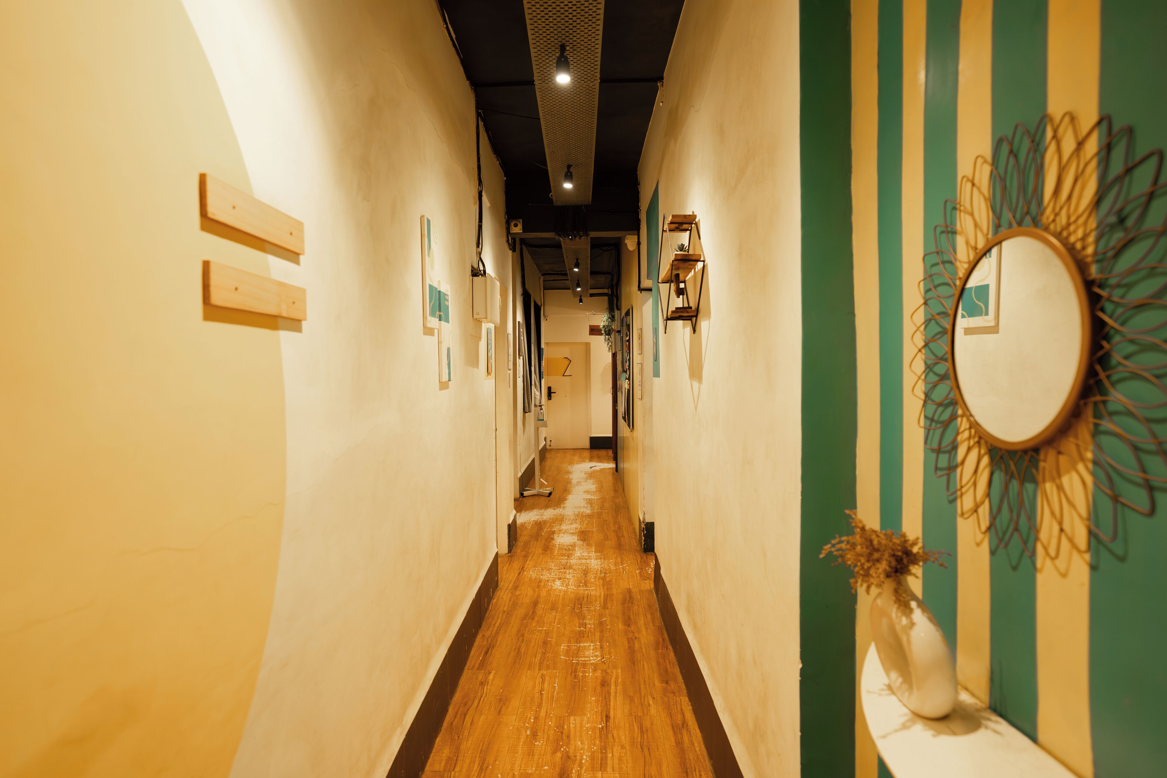 Photo - Locomo Hostel OG - Stay Work Eat