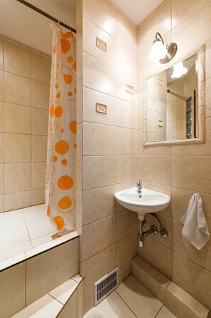 Hair dryer, towels