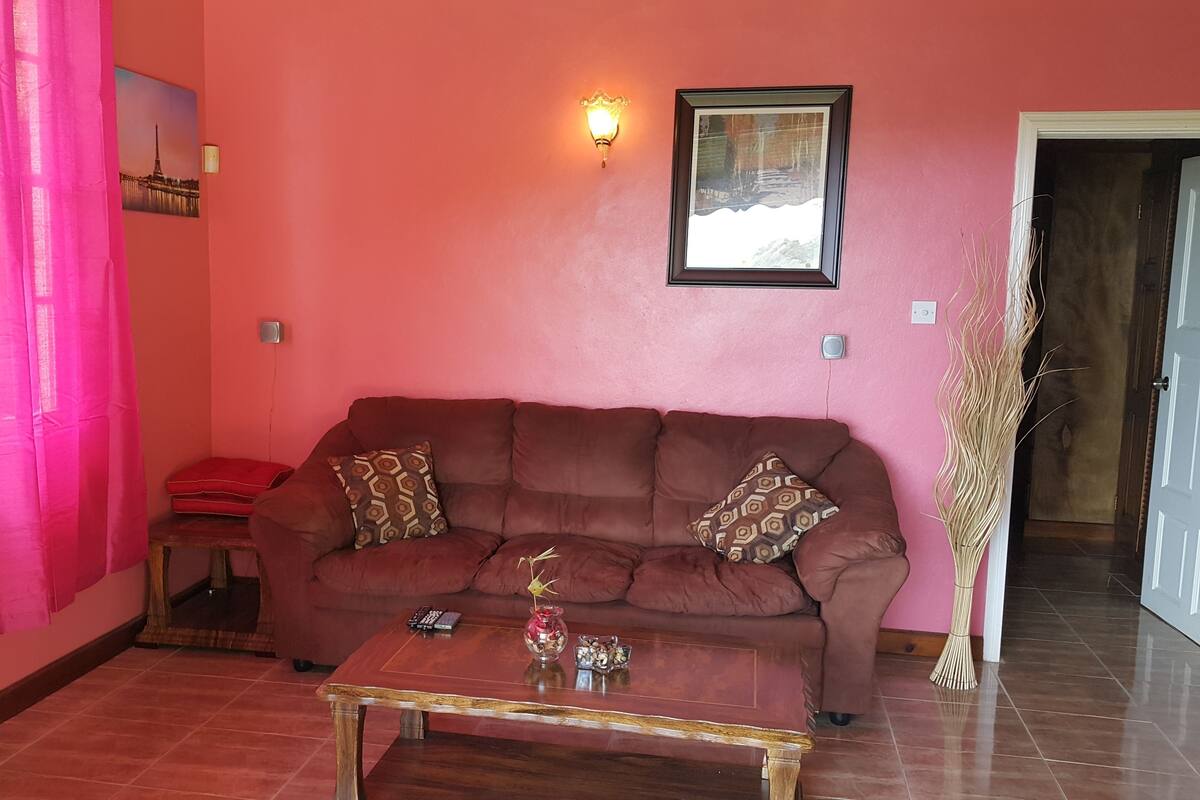 Panoramic Cottage, 1 King Bed with Sofa bed, Non Smoking | Living room | 40-inch LED TV with digital channels, TV