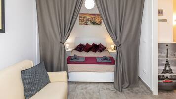 1 bedroom, iron/ironing board, free WiFi, bed sheets