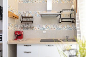 雪櫃、微波爐、爐具、咖啡機/沖茶器