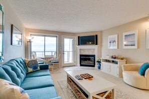 TV, fireplace, DVD player, books