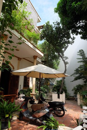 المنشأة من الخارج