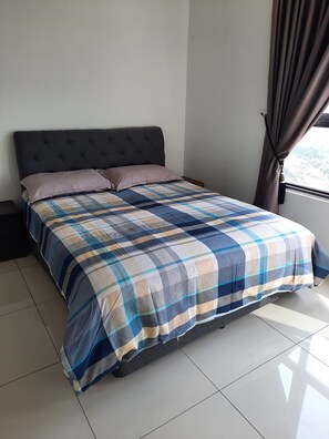 Comfort Single Room, 1 Bedroom, Pool View | 2 bedrooms, desk, iron/ironing board, free WiFi - Raffles Suites Homestay (Johor Bahru)