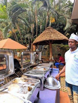 Daily buffet breakfast for a fee