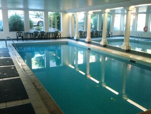 Indoor pool - Edinburgh City Apartment (Edinburgh)