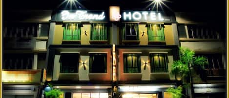 Front of property - evening/night