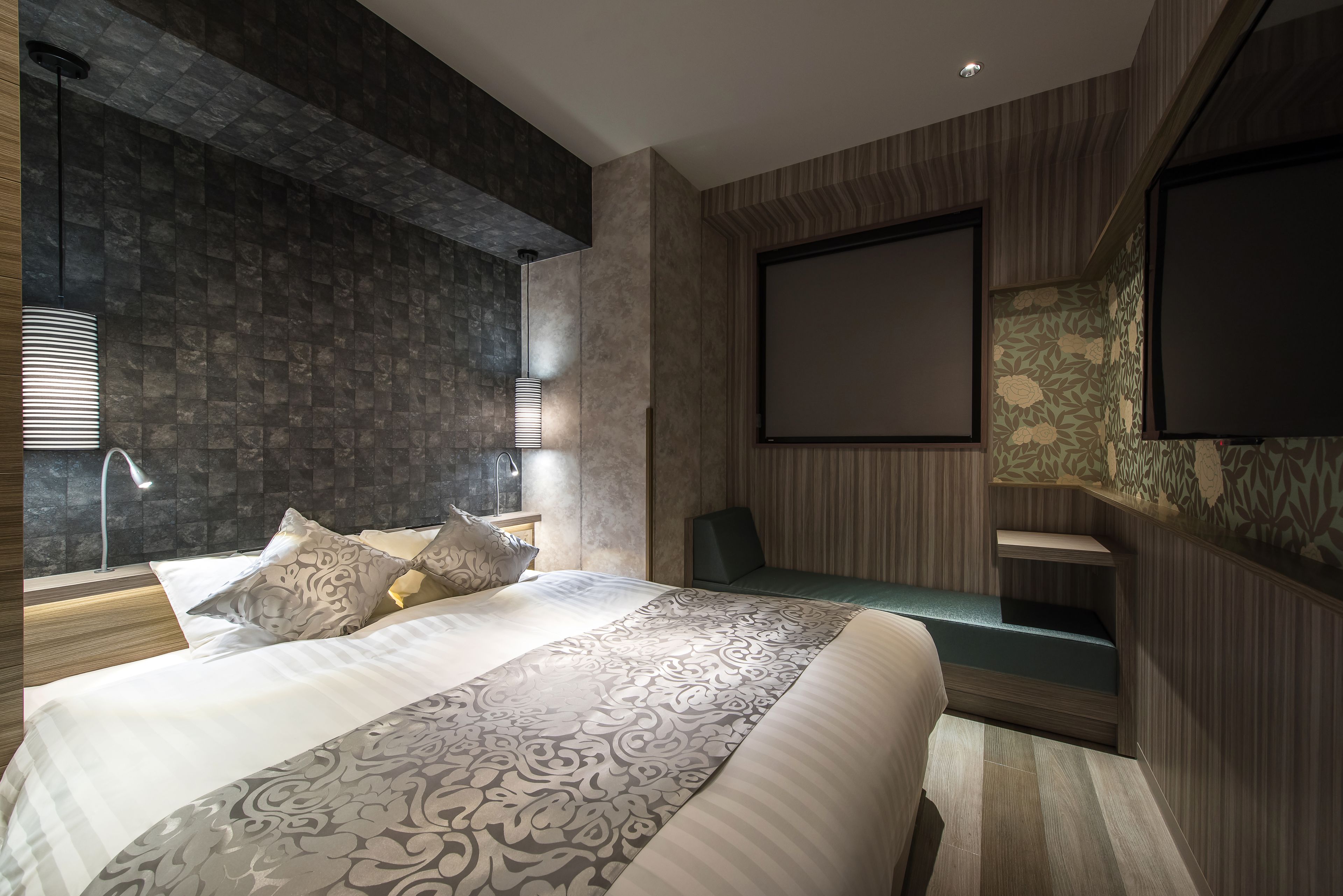 in-room safe, blackout curtains, soundproofing, bed sheets