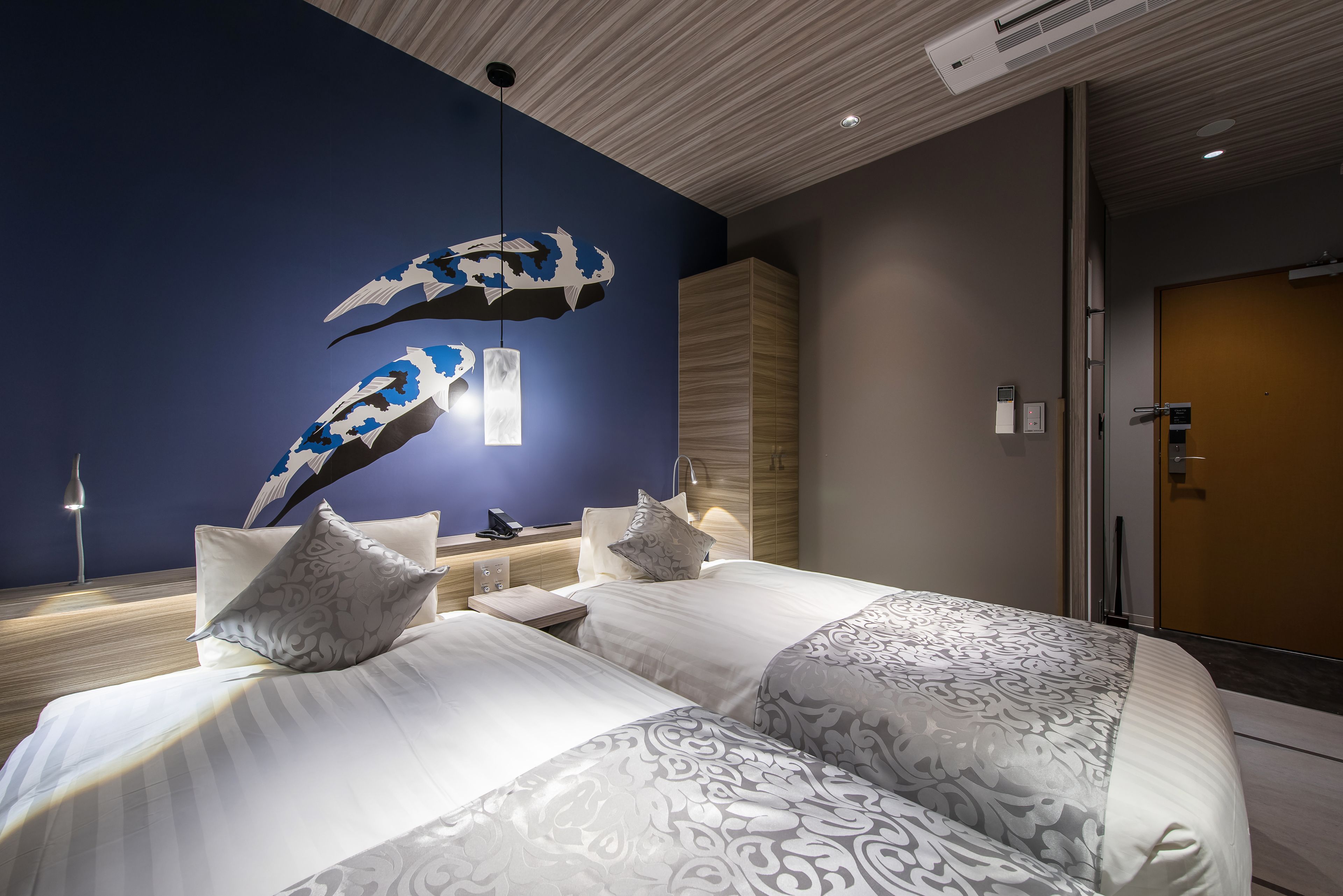 in-room safe, blackout curtains, soundproofing, bed sheets