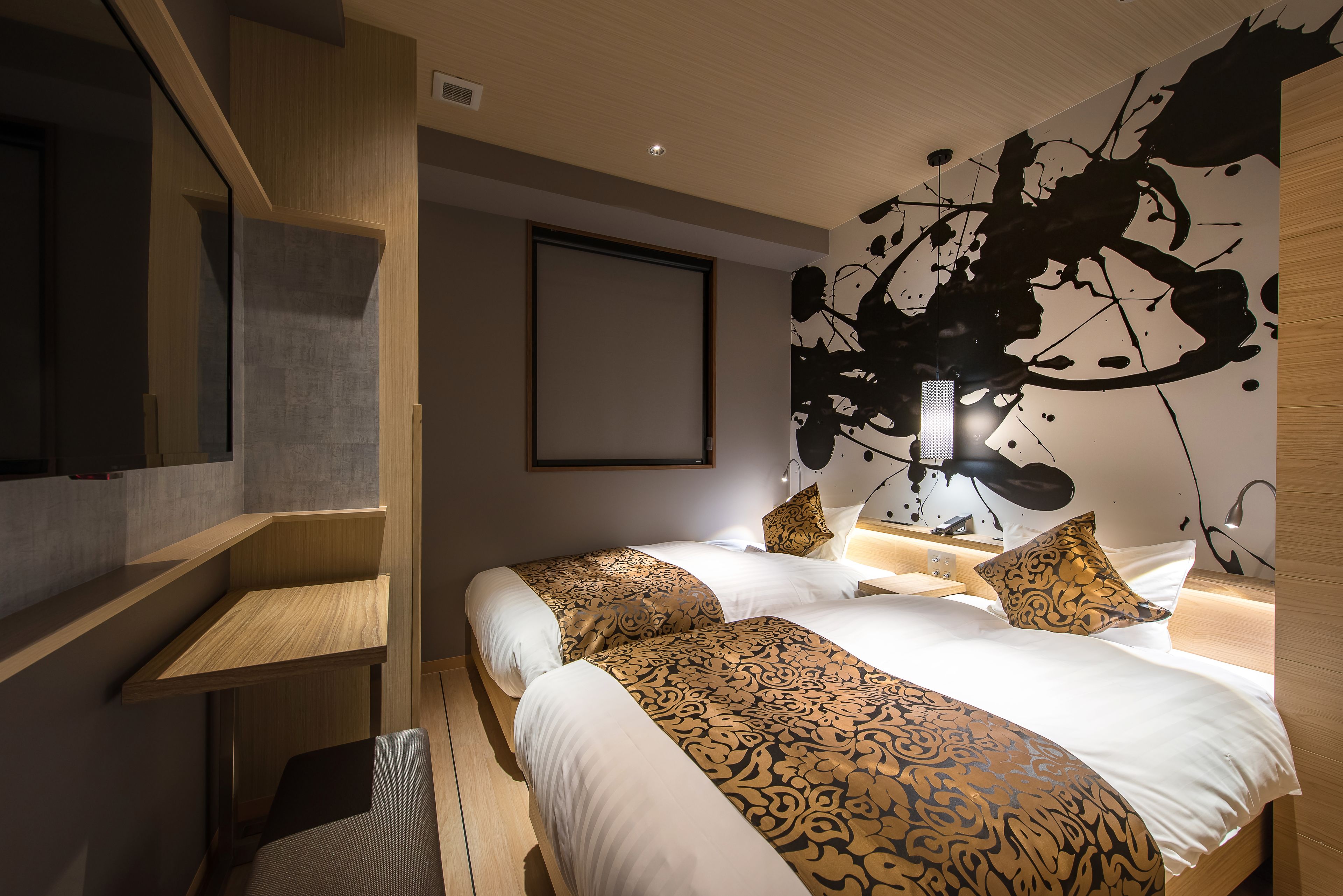 in-room safe, blackout curtains, soundproofing, bed sheets