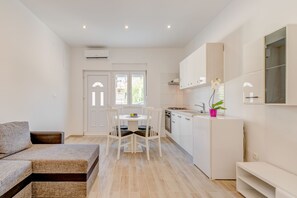 Apartment, 1 Bedroom | Living area