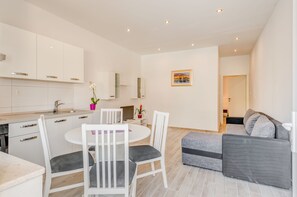 Apartment, 1 Bedroom | Living area