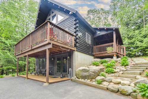 All-Season Log Cabin Escape! 11 Mi to Cranmore Mtn