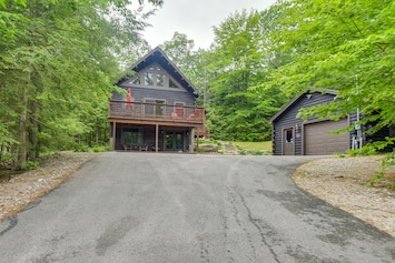 Conway Vacation Rental | 4BR | 2BA | 1,700 Sq Ft | Stairs Required
