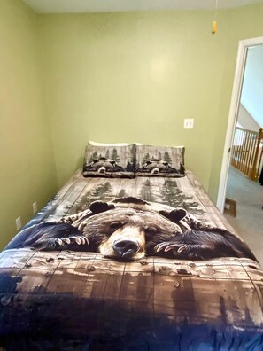 4 chambres, fer et planche à repasser, Wi-Fi, draps fournis