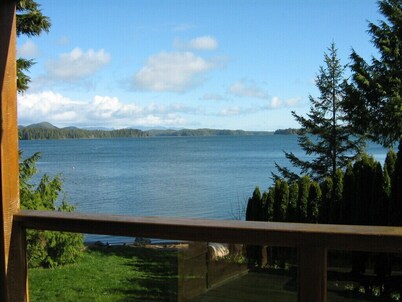 Tofino Water Front Home  Hot Tub, Beach, Private Float