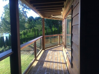 Tofino Water Front Home Hot Tub, Beach, Private Float