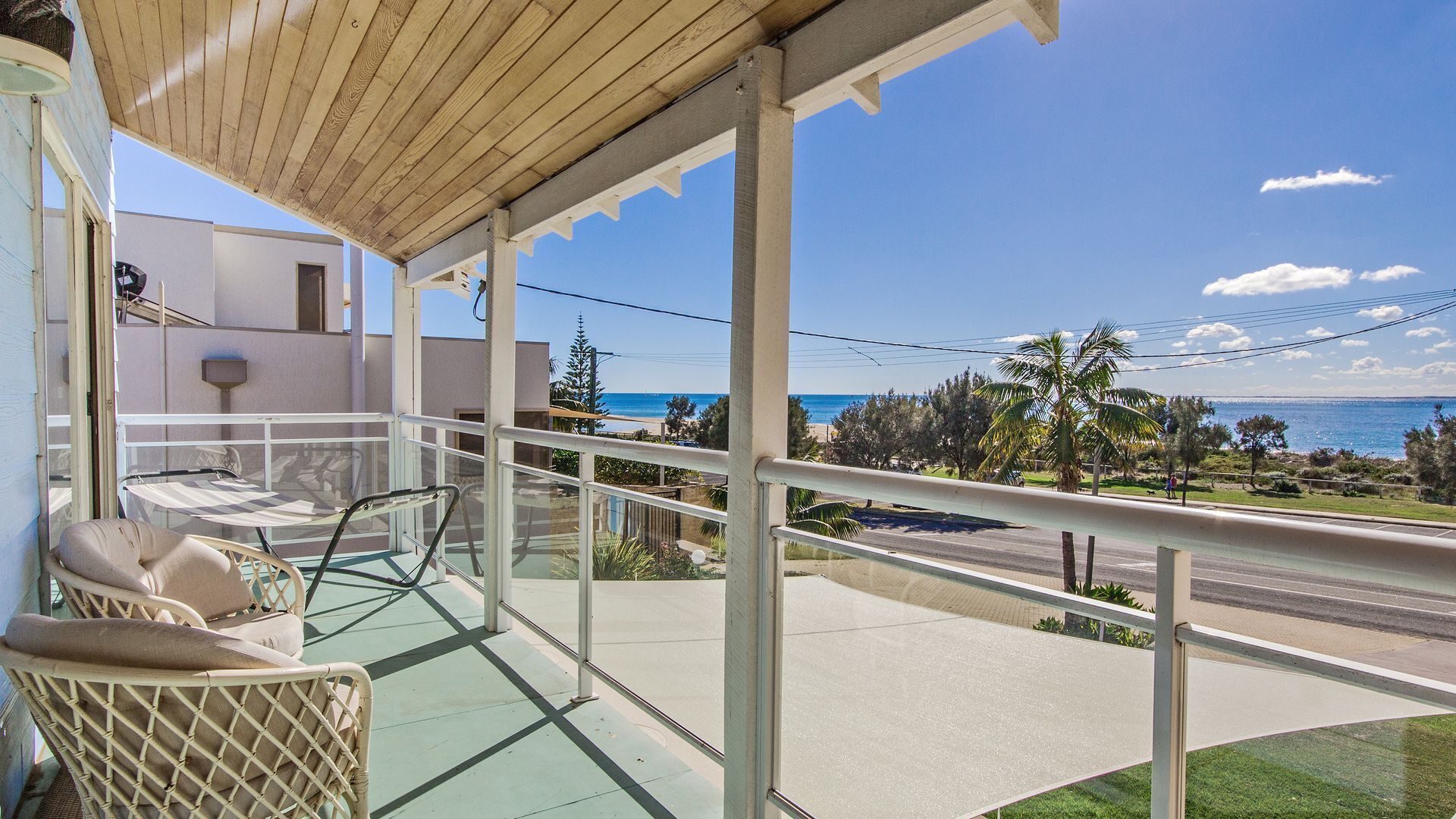 Halls Head Parade - Beach House — image 11