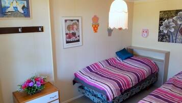 3 makuuhuonetta, silitysrauta/-lauta, ilmainen Wi-Fi