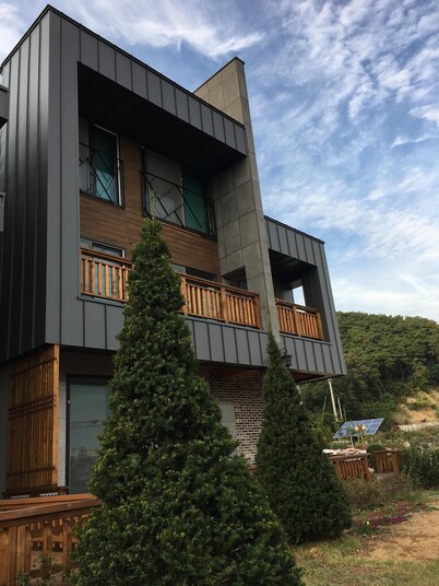 Modern style 3 story house building
