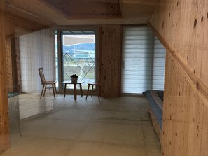 4 bedrooms, Internet, bed sheets - Modern style 3 story house building (Hoeng-Seong eup, Hoeng-Seong gun)