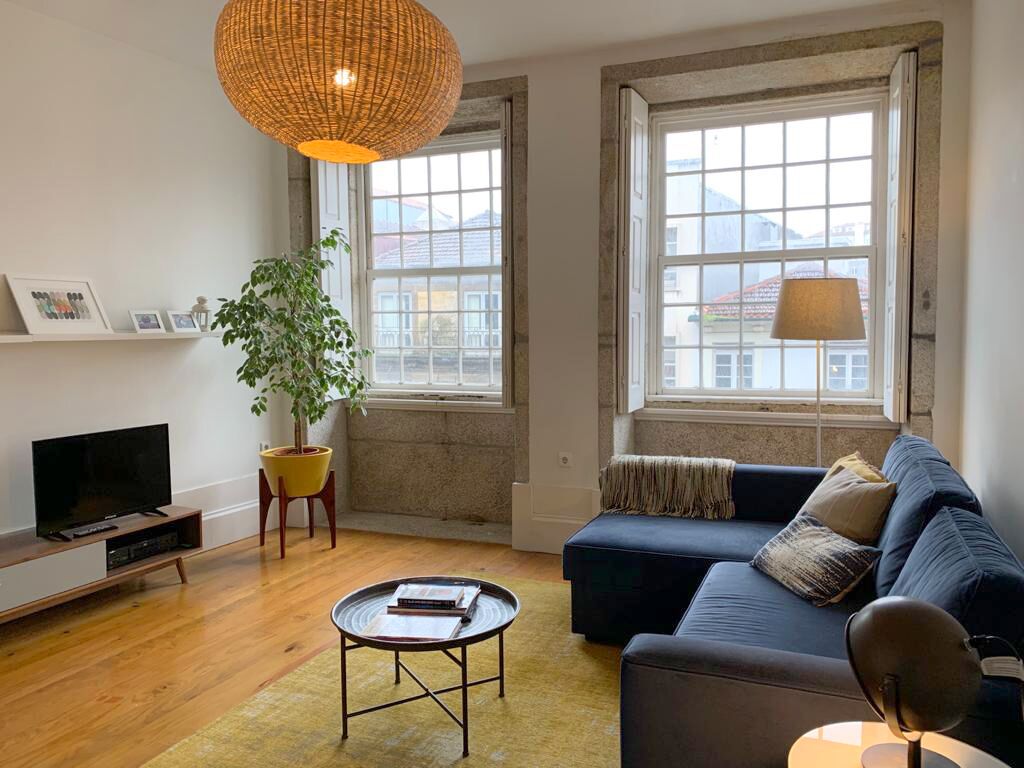 Télévision, livres, chaîne hi-fi