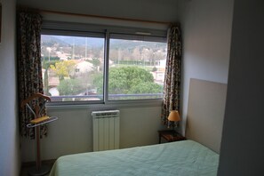3 chambres, fer et planche Ă repasser, Wi-Fi gratuit, draps fournis