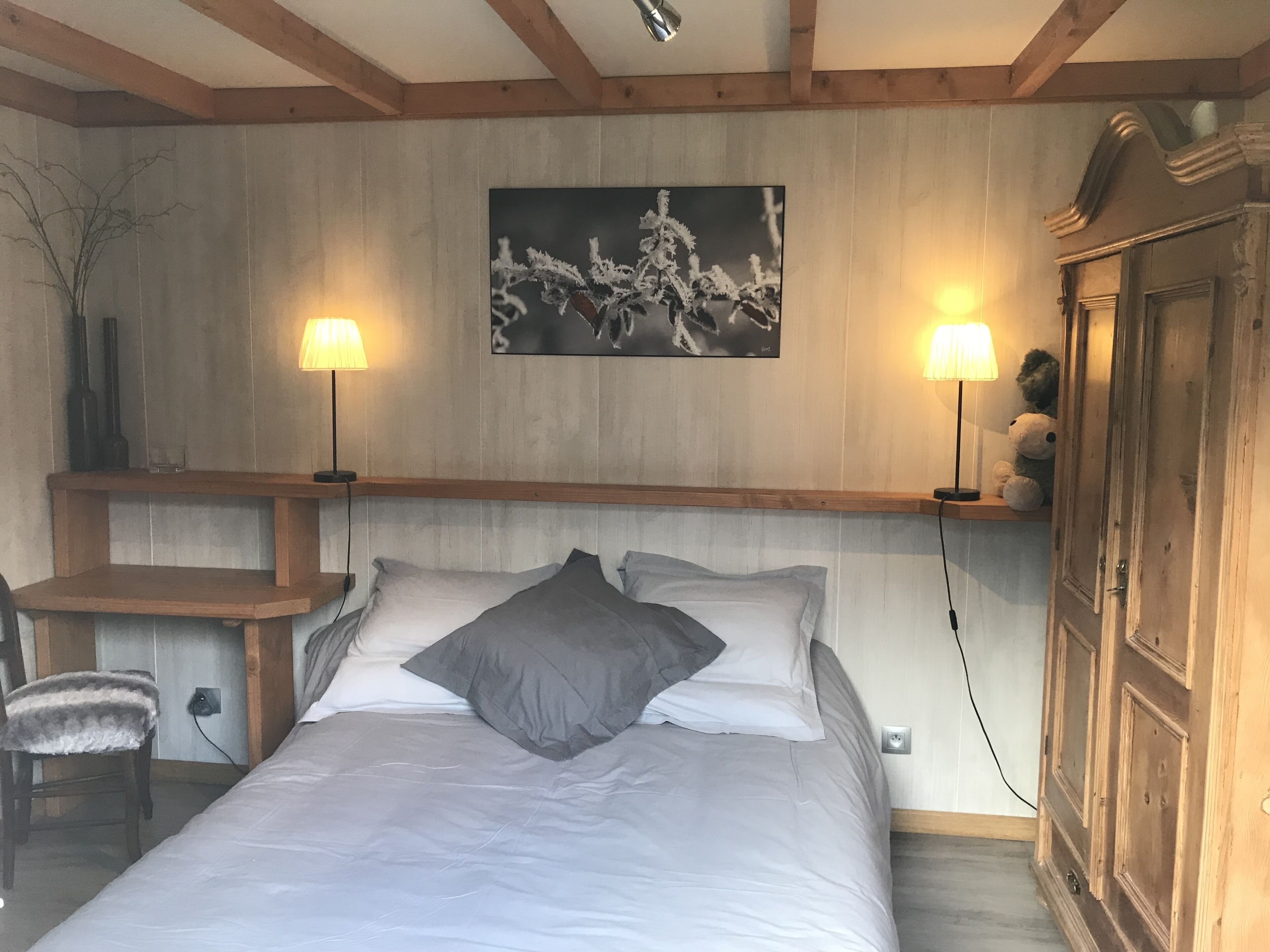 1 habitación, tabla de planchar con plancha, wifi y ropa de cama 