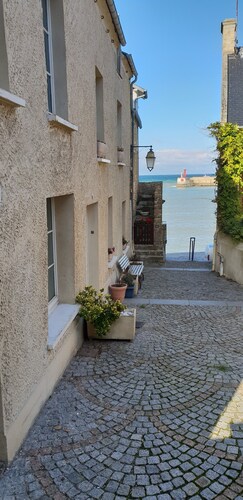 Charming 4 * apartment with harbor and sea views Normandy landing beaches