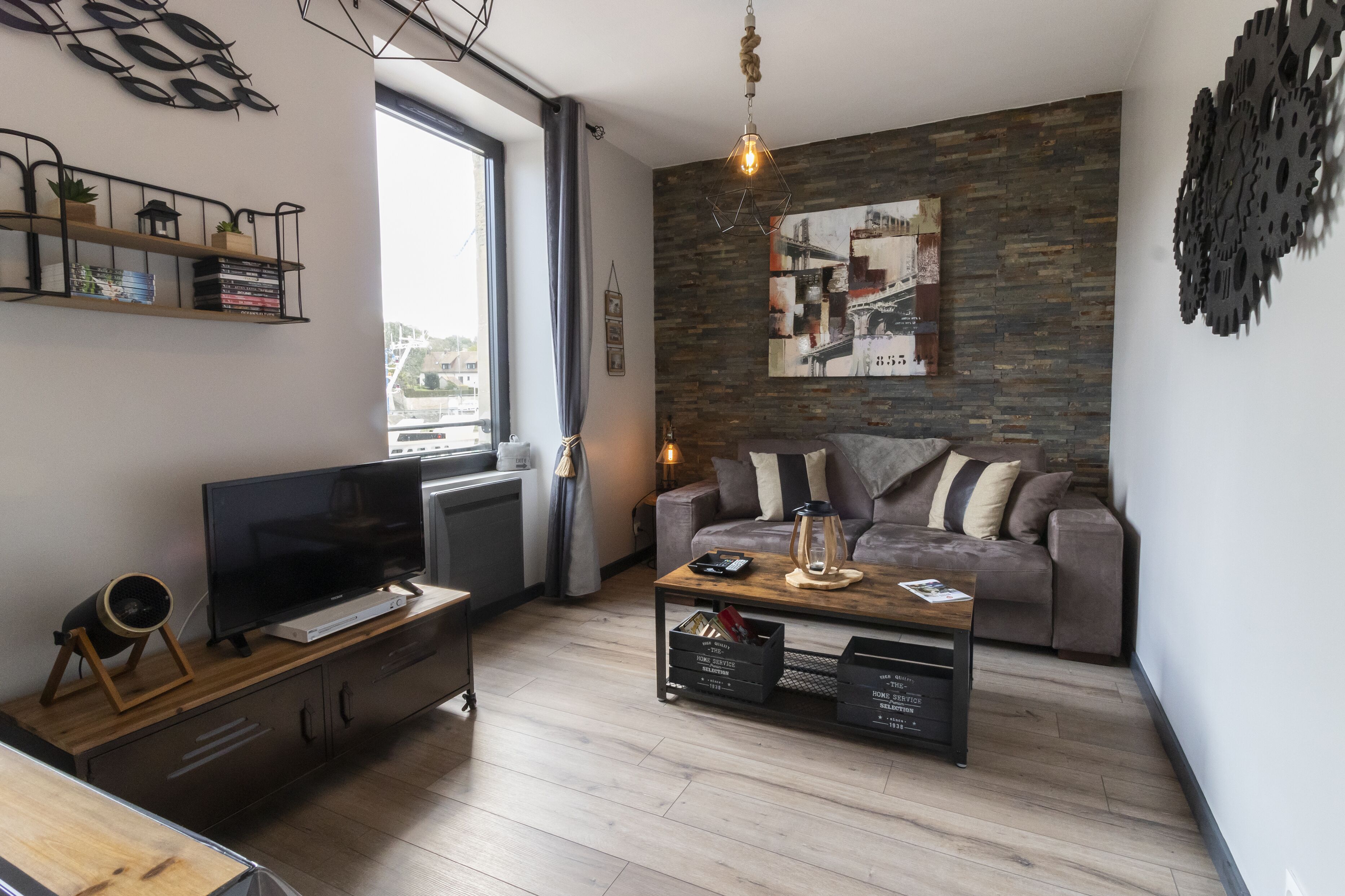 TV, DVD player, books, video library