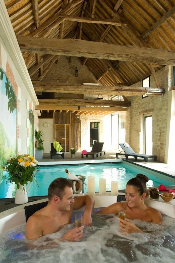 Piscina interna, piscina aquecida