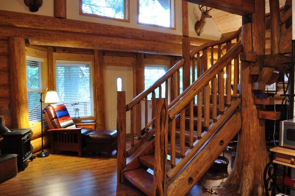 Luxury-Ferienhaus, 2 Queen-Betten, Nichtraucher | Wohnbereich | Flachbildfernseher