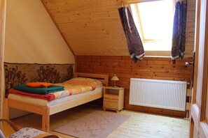6 bedrooms, bed sheets, wheelchair access